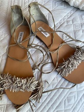 Steve Madden Taupe Fringe Lace-Up Flat Sandals